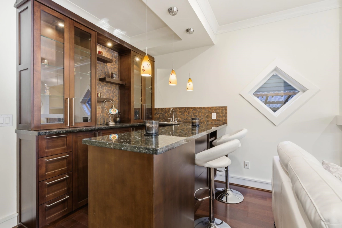 Primary Bedroom Photo of 1017 Canyon Boulevard, North Vancouver, BC