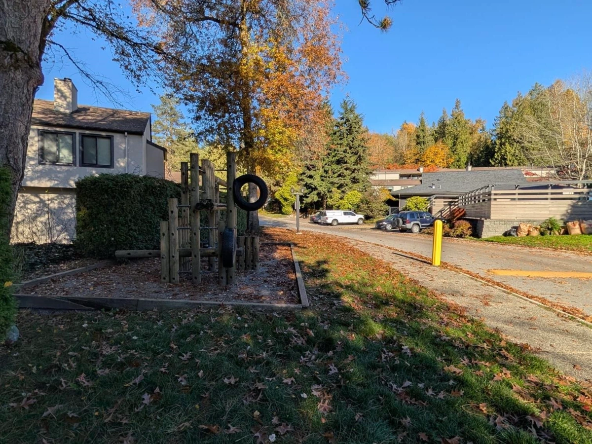 Dining Area Photo of 8557 Woodridge Place, Burnaby, BC