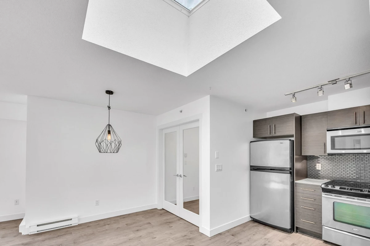 Kitchen Photo of PH3 1533 E 8th Avenue, Vancouver, BC