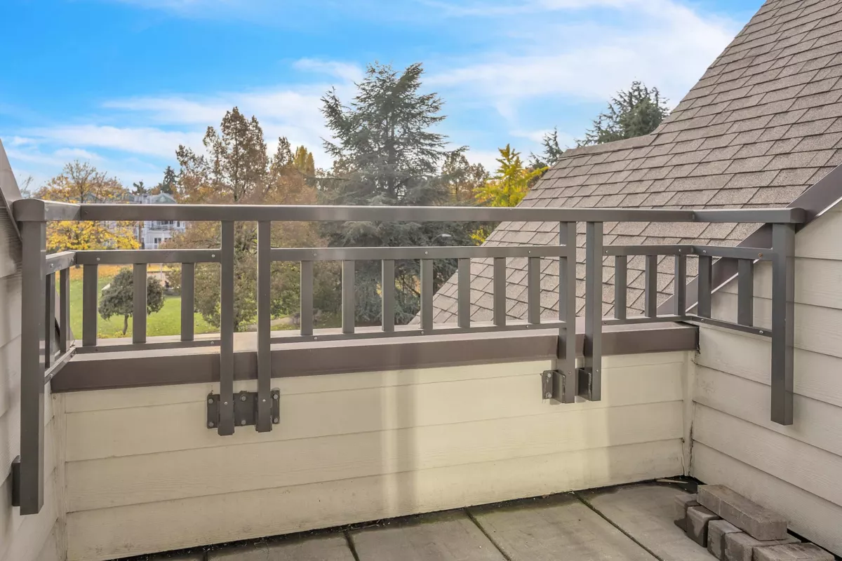 Laundry Room Photo of PH3 1533 E 8th Avenue, Vancouver, BC