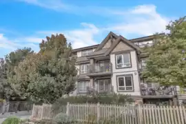 PH3 1533 E 8th Avenue, Vancouver, BC