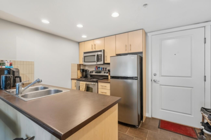 810 200 Keary Street, New Westminster, BC, New Westminster — Apartment/Condo for sale