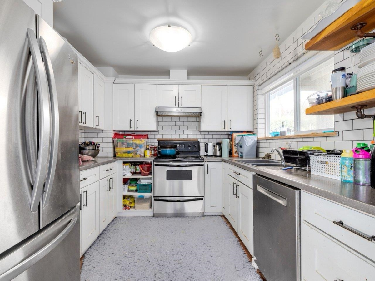 Breakfast Nook Photo of 1154 Finlay Street, White Rock, BC