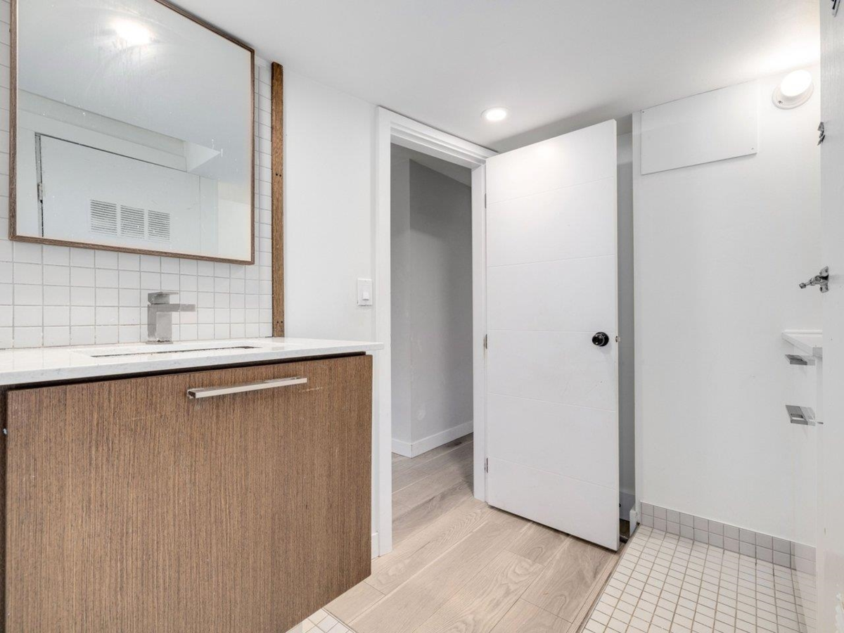 Guest Bathroom Photo of 1154 Finlay Street, White Rock, BC