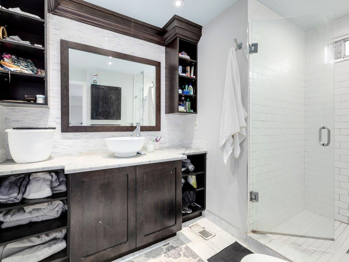 Primary Bathroom Photo of 1154 Finlay Street, White Rock, BC