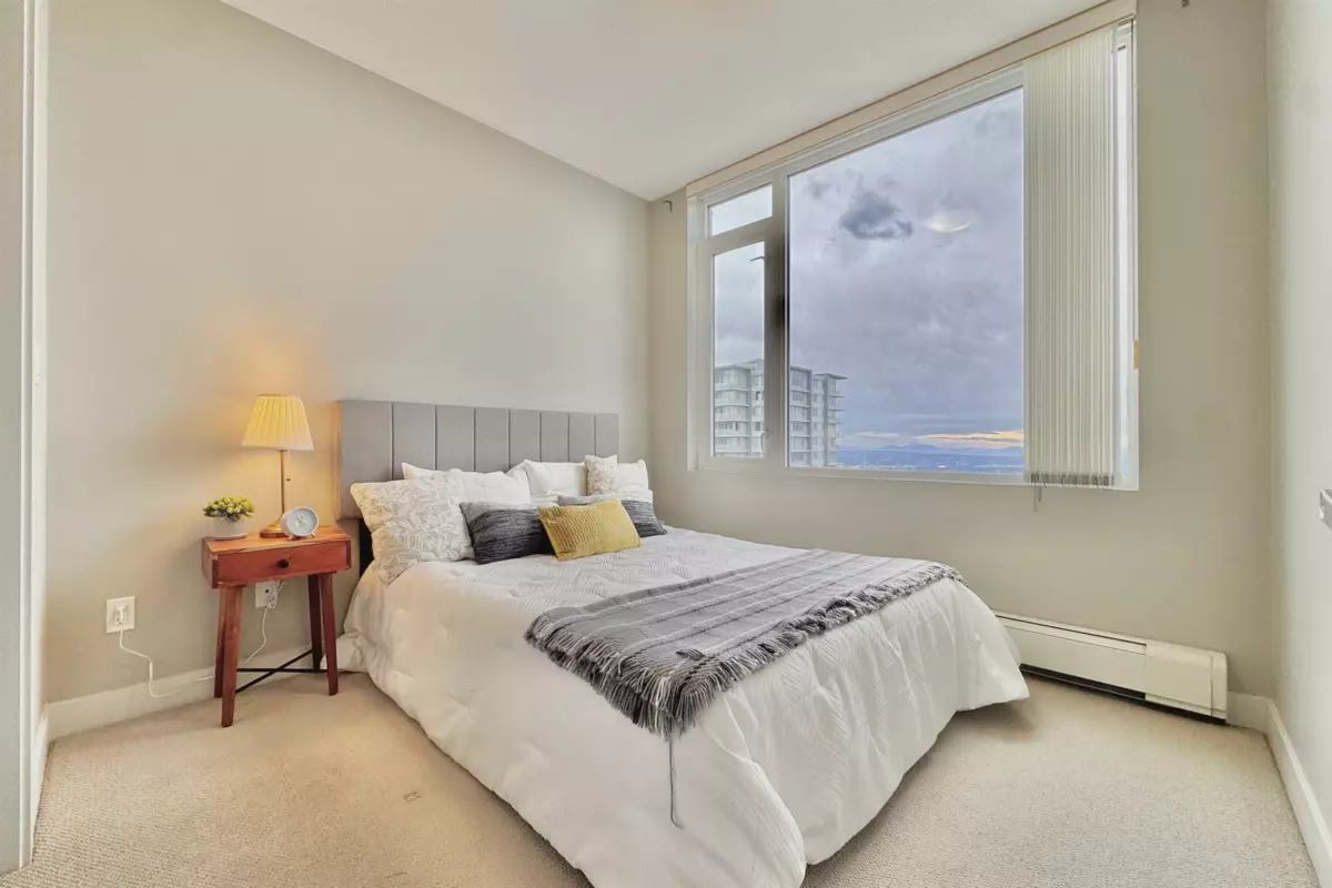 Walk-In Closet Photo of 1103 9025 Highland Court, Burnaby, BC