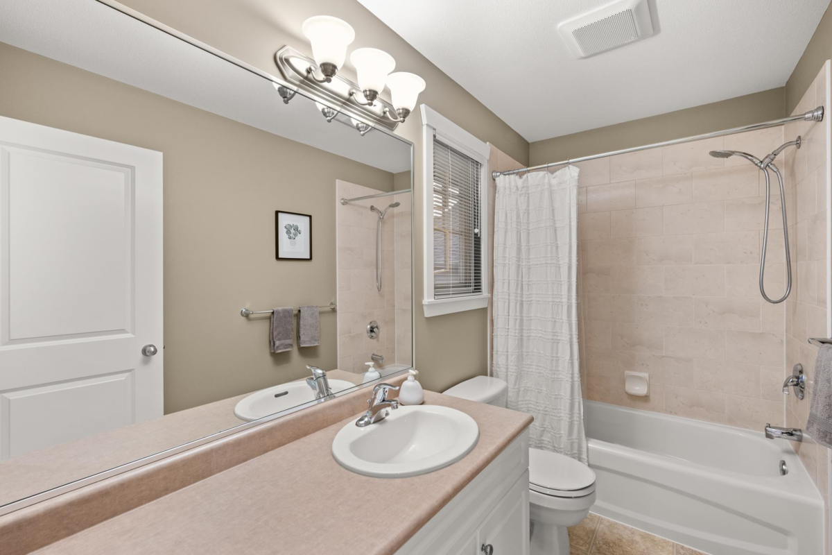 Backyard Photo of 18955 69 Avenue, Surrey, BC