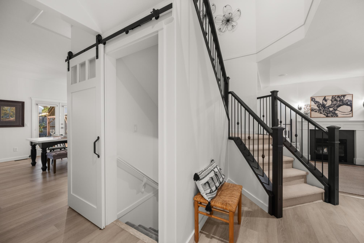 Basement Recreation Room Photo of 18955 69 Avenue, Surrey, BC