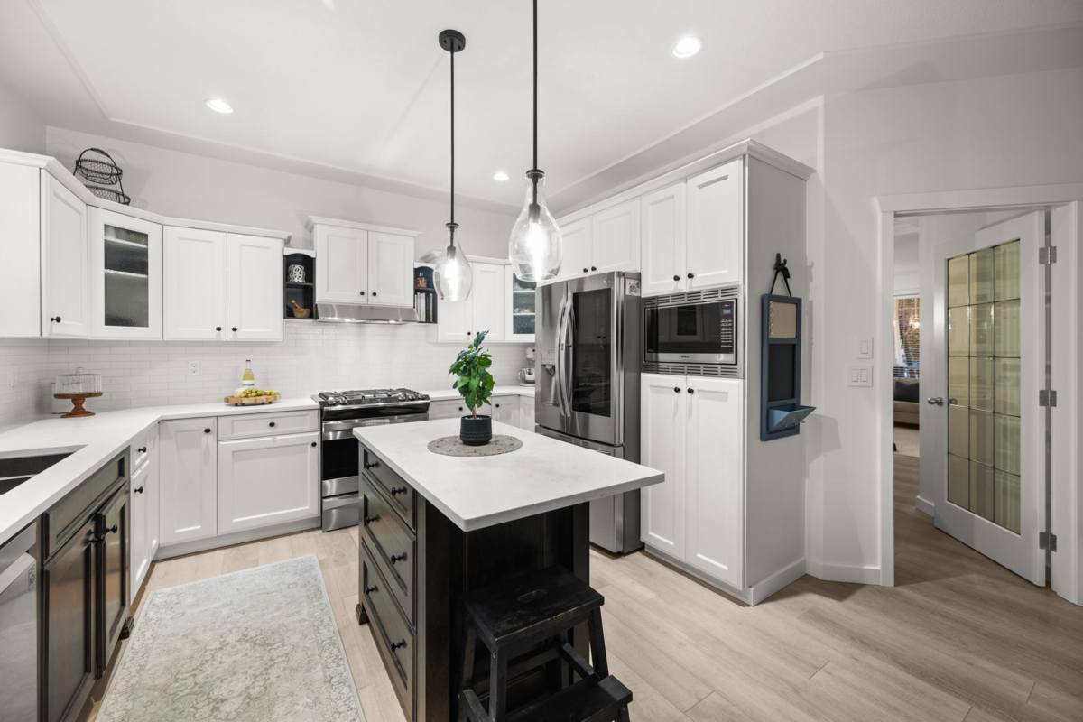 Breakfast Nook Photo of 18955 69 Avenue, Surrey, BC