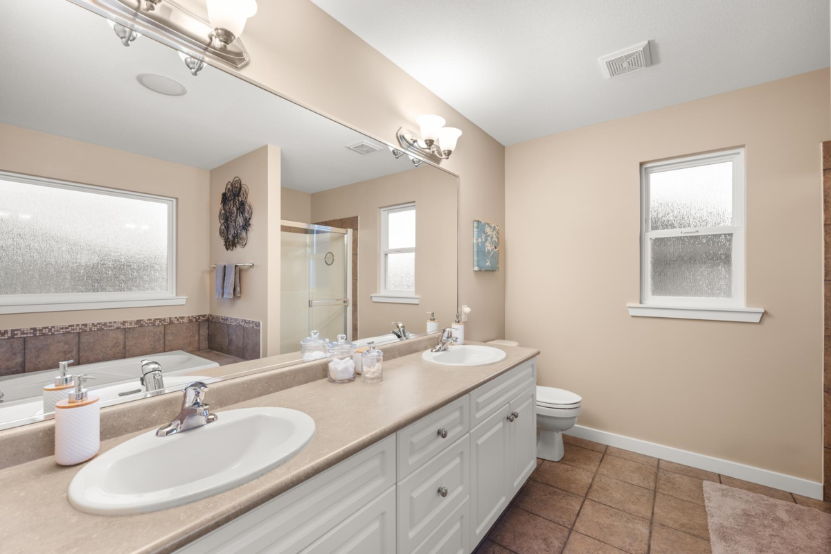 Hallway Photo of 18955 69 Avenue, Surrey, BC