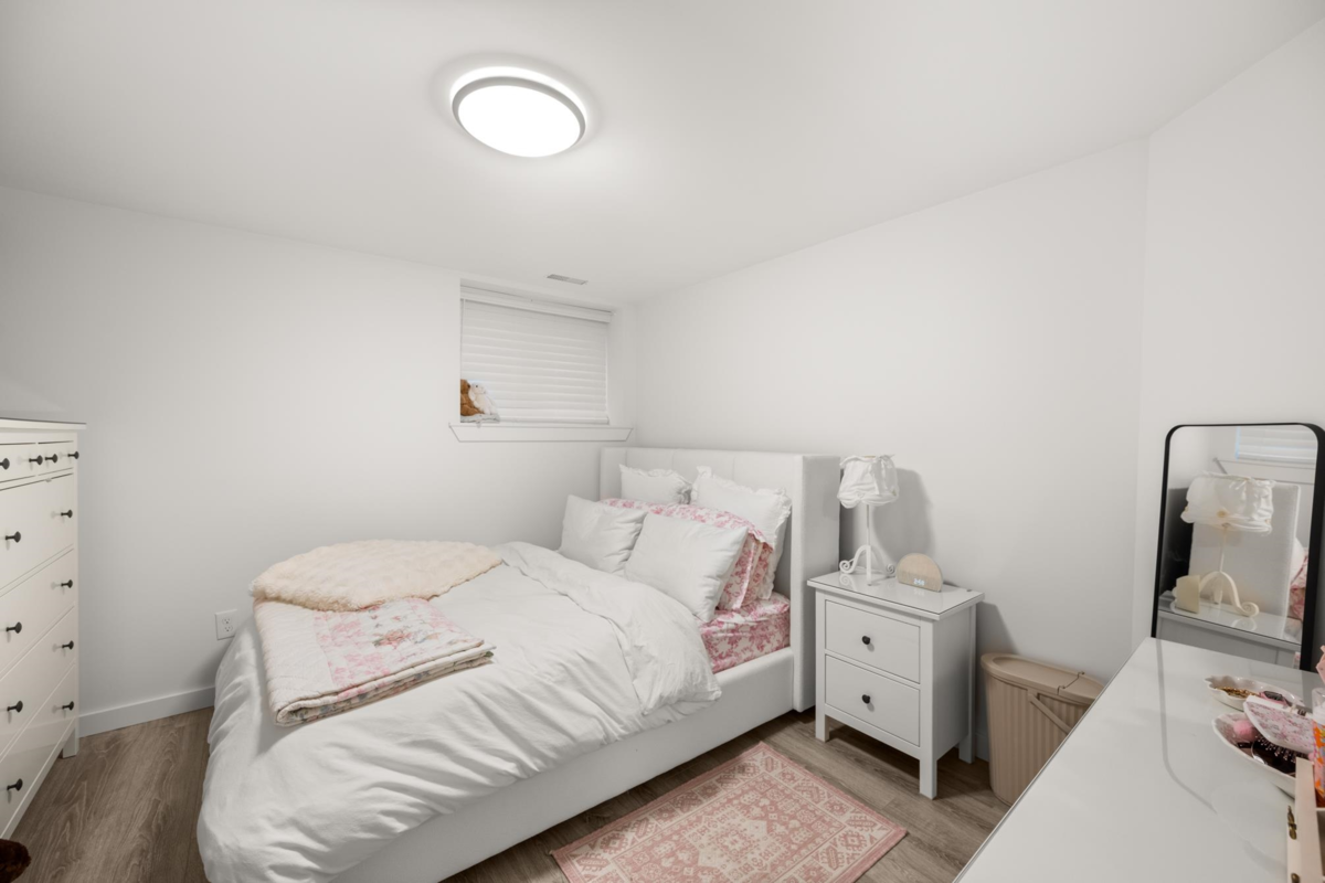 Hot Tub / Spa Photo of 18955 69 Avenue, Surrey, BC