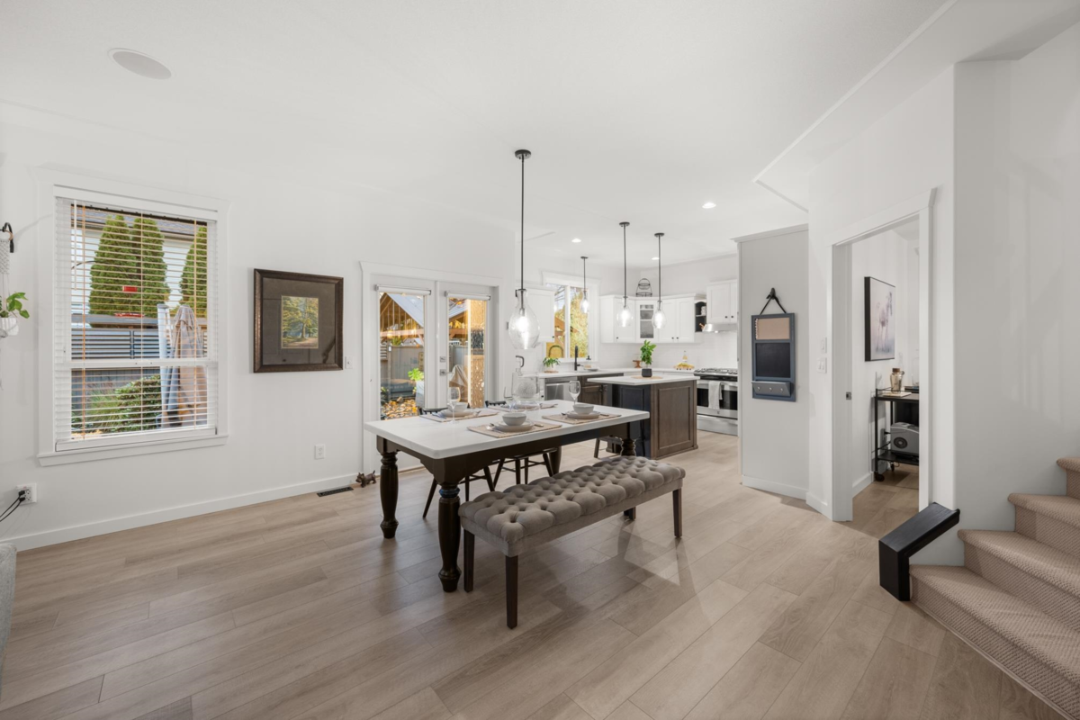 Kitchen Island Photo of 18955 69 Avenue, Surrey, BC