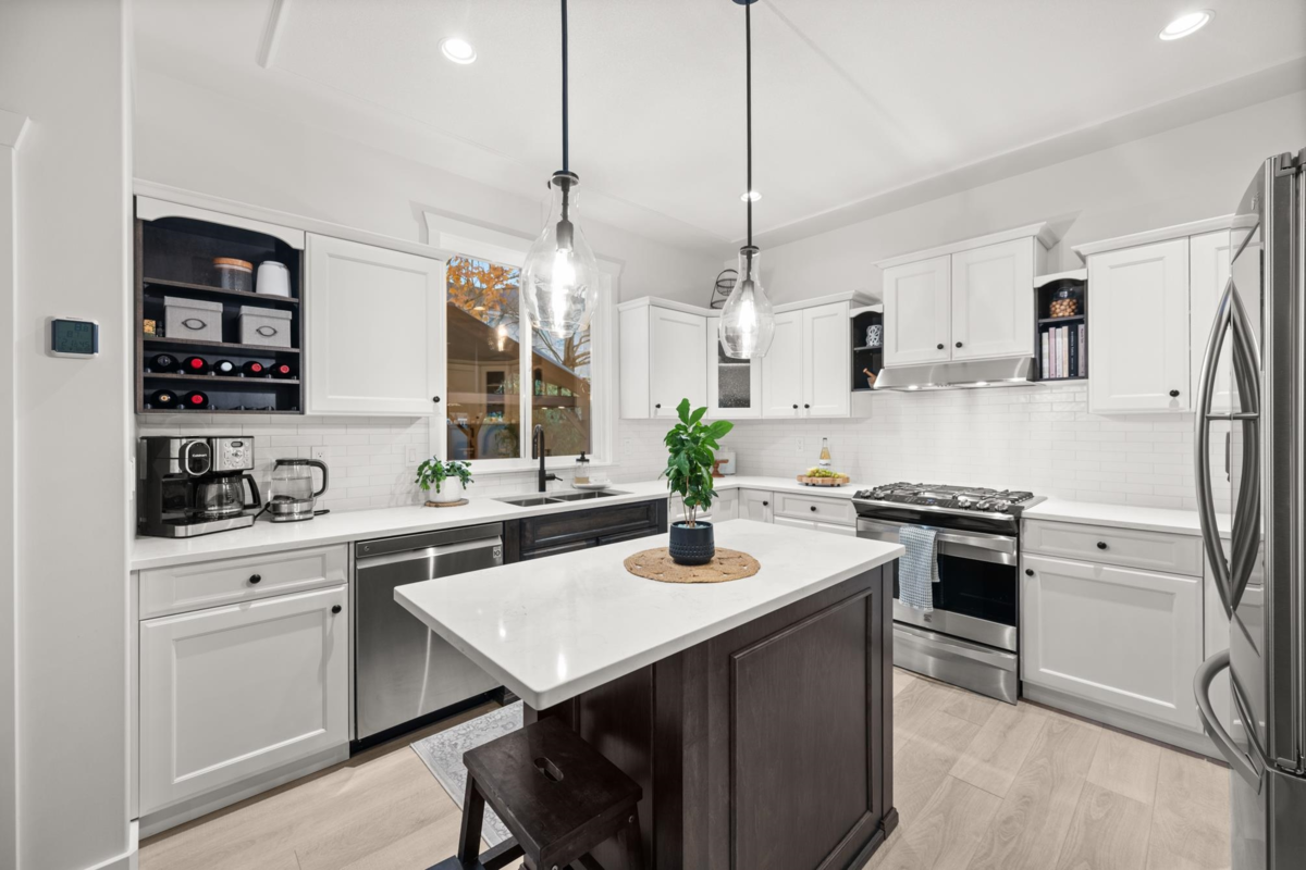 Primary Bedroom Photo of 18955 69 Avenue, Surrey, BC