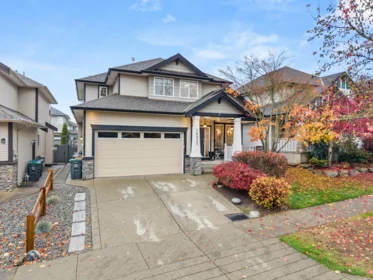 18955 69 Avenue, Surrey, BC, Surrey — Single Family Residence for sale