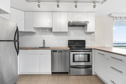 1610 2016 Fullerton Avenue, North Vancouver, BC