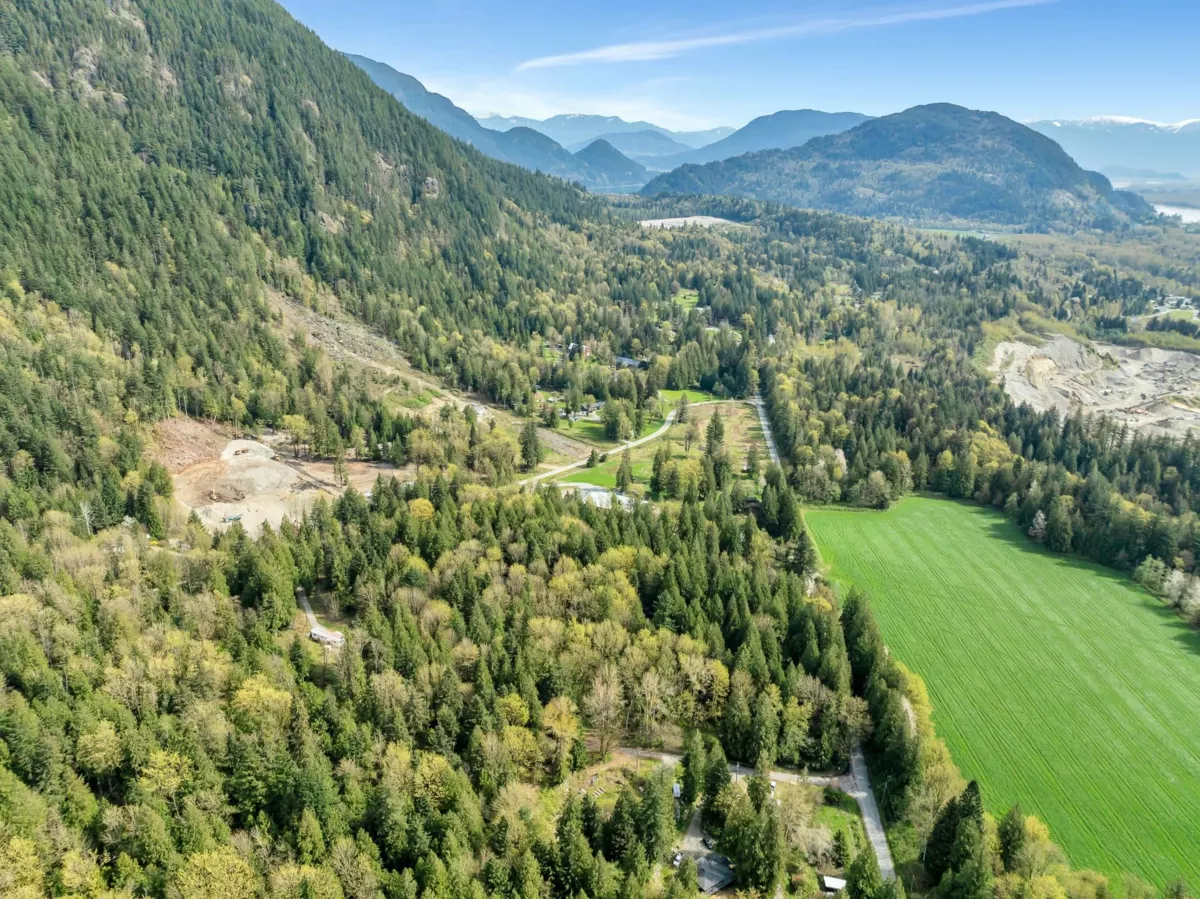 Guest Bathroom Photo of 11069 Brooks Road, Mission, BC