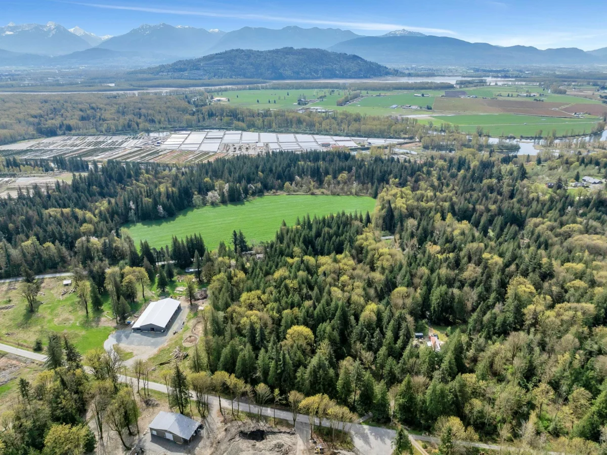 Primary Bathroom Photo of 11069 Brooks Road, Mission, BC