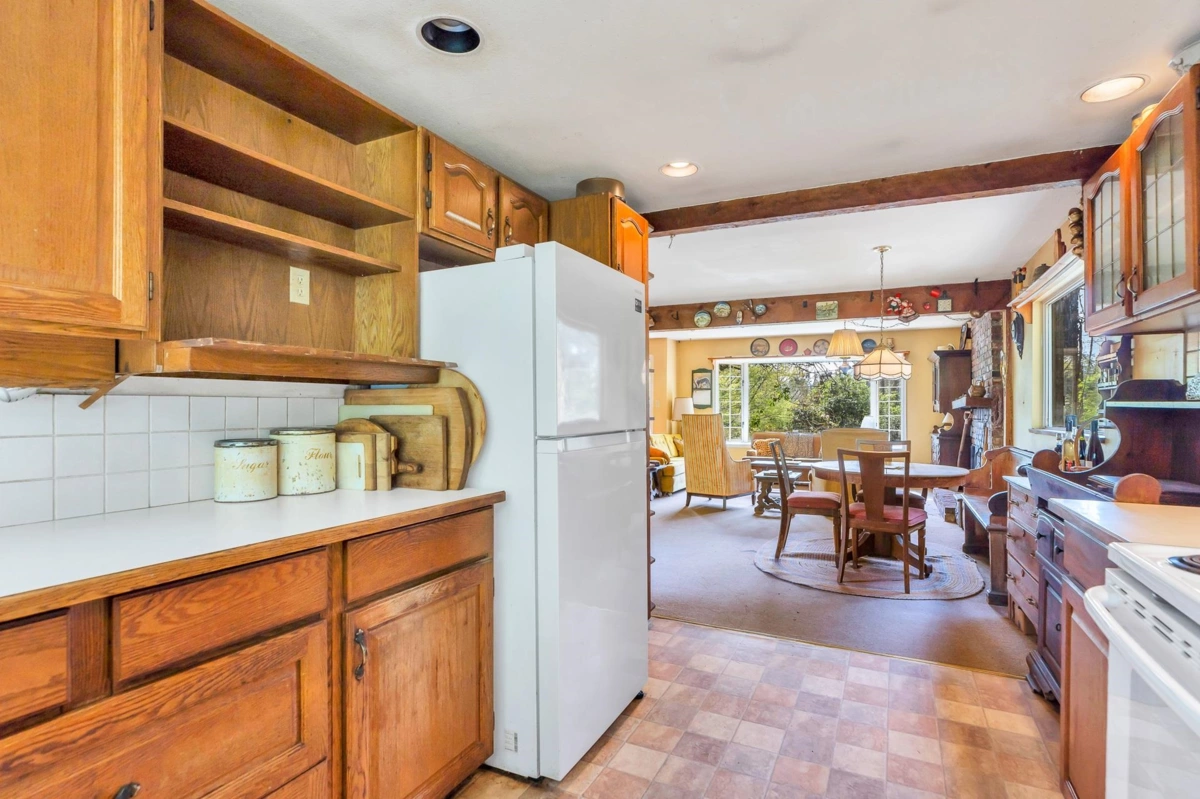 Swimming Pool Photo of 11069 Brooks Road, Mission, BC