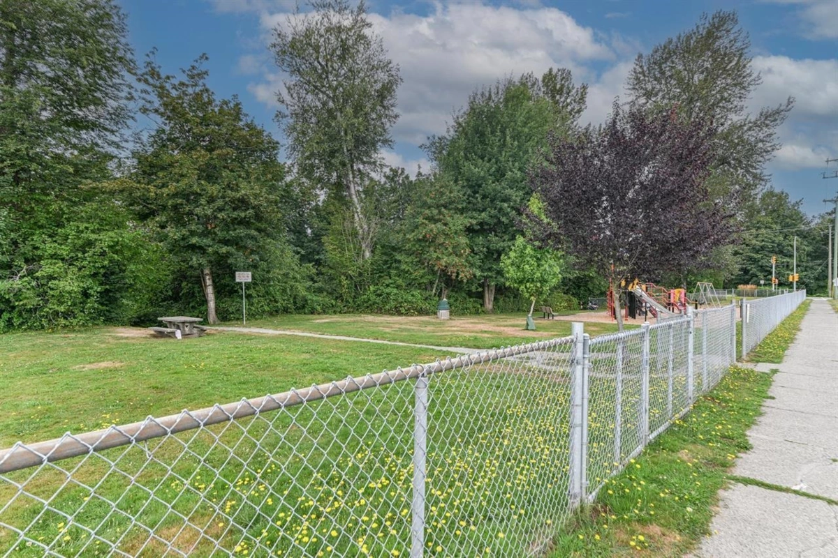 Bedroom 3 Photo of 7554 Murray Street, Mission, BC