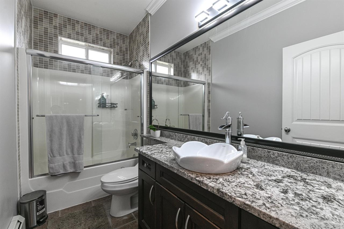 Primary Bathroom Photo of 7554 Murray Street, Mission, BC