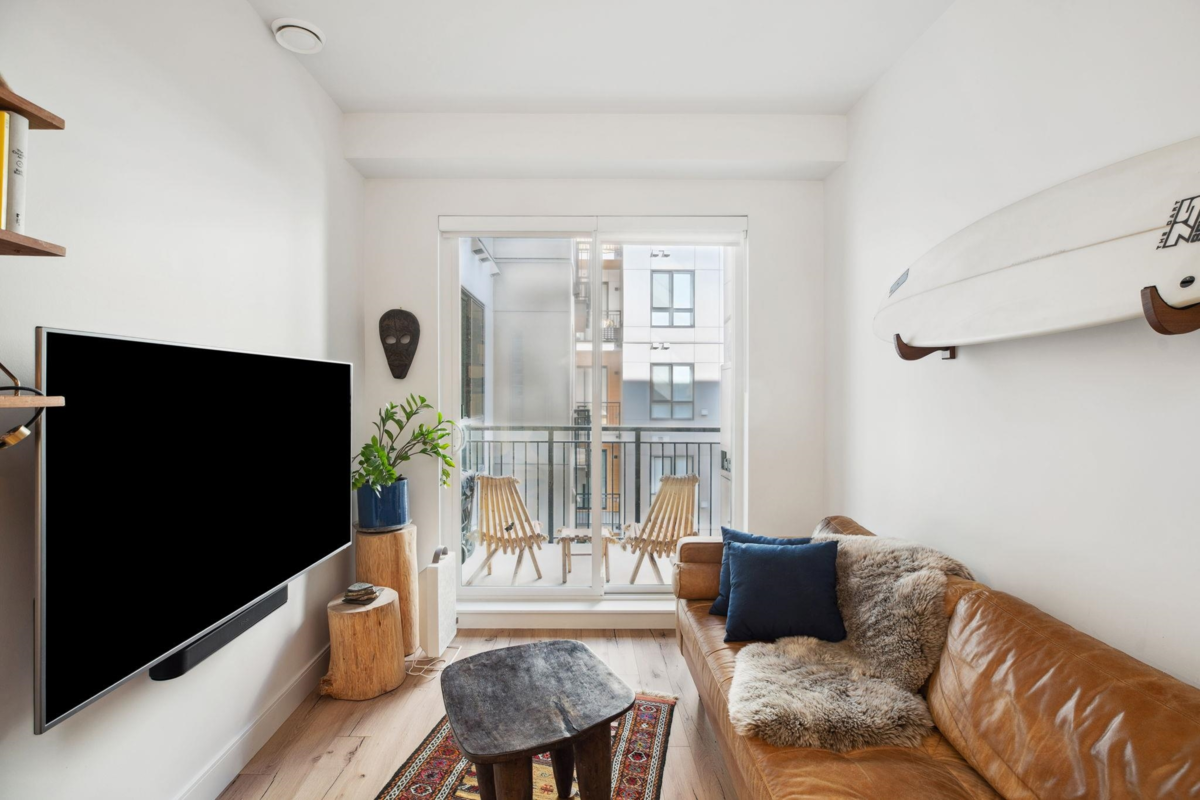 Kitchen Photo of 410 55 Klahanie Drive, Port Moody, BC