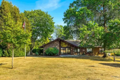 Front Yard Photo of 173 1840 160 Street, Surrey, BC
