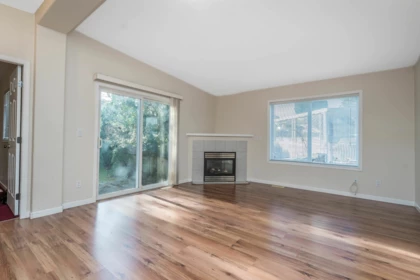 Kitchen Island Photo of 173 1840 160 Street, Surrey, BC
