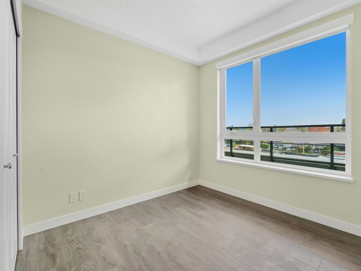 Guest Bathroom Photo of 401 23233 Gilley Road, Richmond, BC