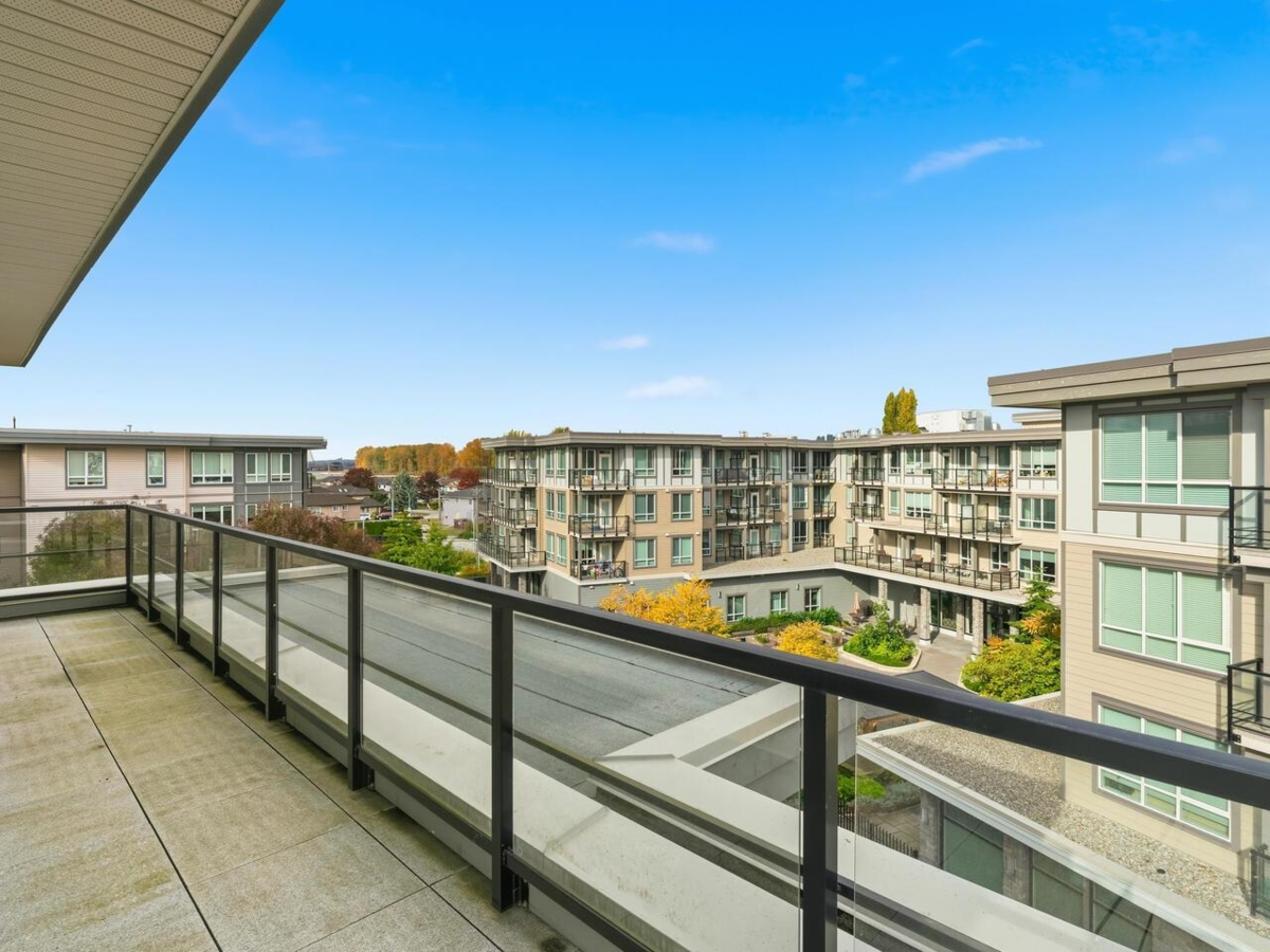 Laundry Room Photo of 401 23233 Gilley Road, Richmond, BC