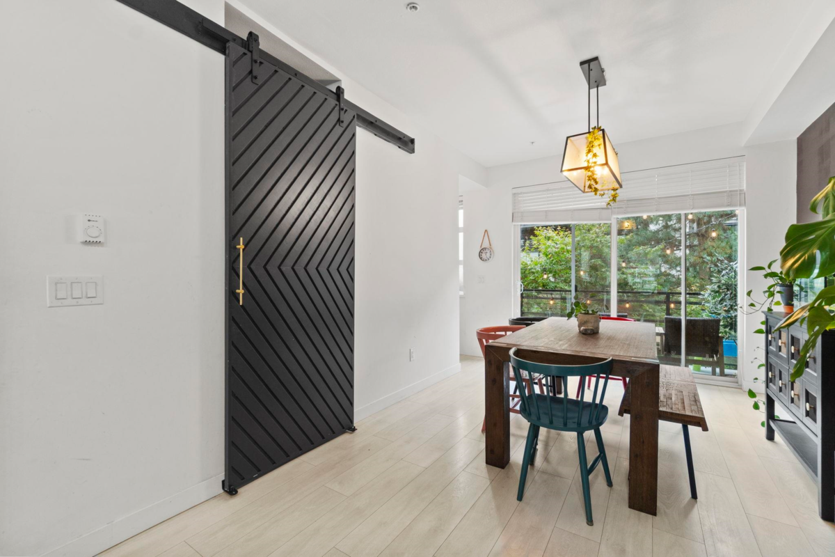 Kitchen Island Photo of 41 20857 77a Avenue, Langley, BC