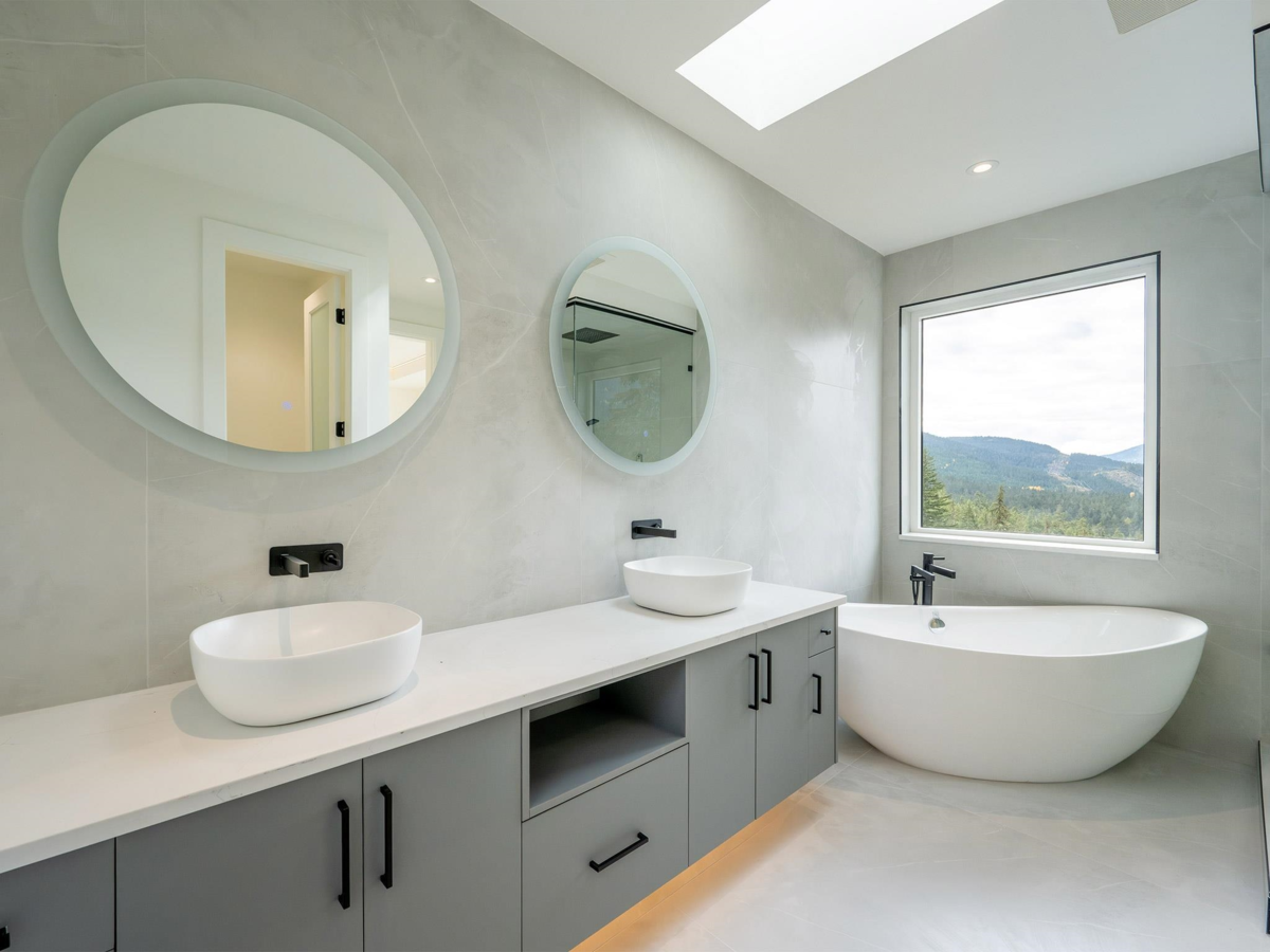 Hallway Photo of 9333 Warbler Way, Whistler, BC