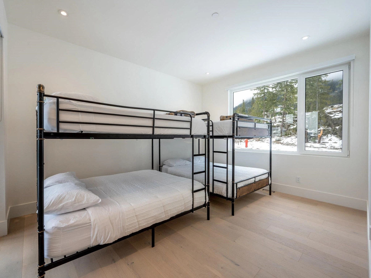 Hot Tub / Spa Photo of 9333 Warbler Way, Whistler, BC