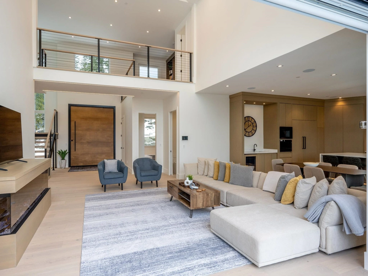 Walk-In Closet Photo of 9333 Warbler Way, Whistler, BC