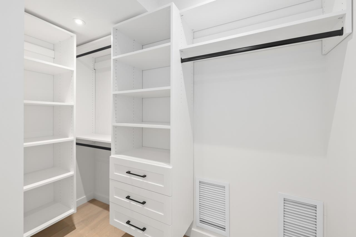 Front Yard Photo of 679 W 18th Avenue, Vancouver, BC