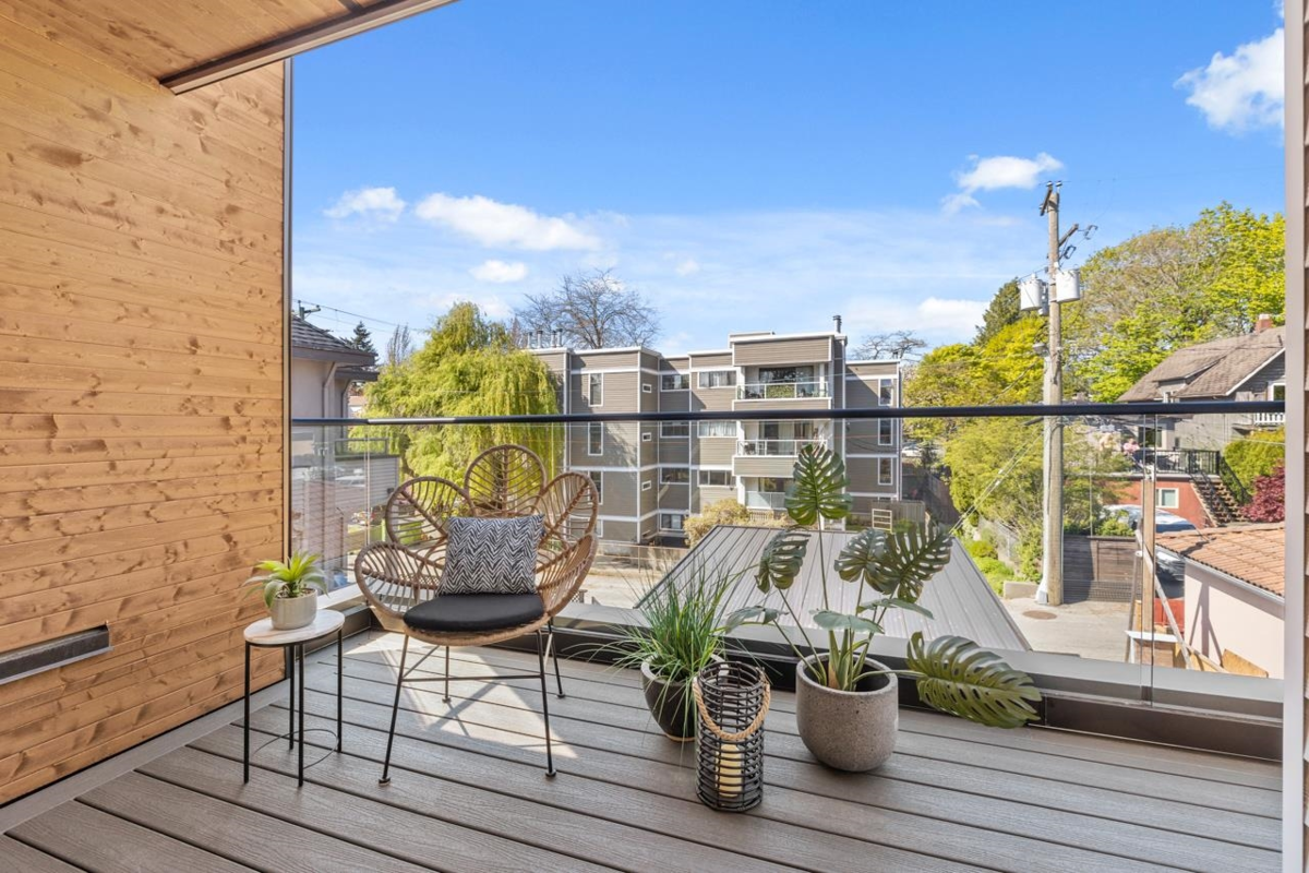 Laundry Room Photo of 679 W 18th Avenue, Vancouver, BC