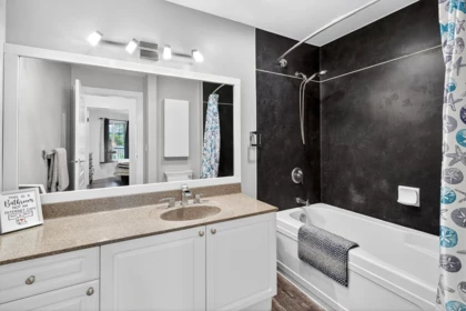 Mudroom Photo of 322 19528 Fraser Highway, Surrey, BC
