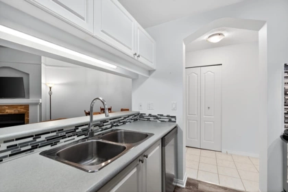 Primary Bathroom Photo of 322 19528 Fraser Highway, Surrey, BC