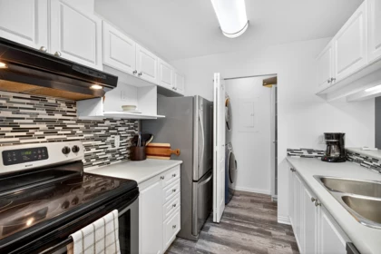 Walk-In Closet Photo of 322 19528 Fraser Highway, Surrey, BC