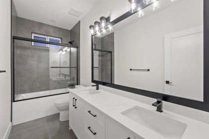 Entry Foyer Photo of 4 35133 Christina Place, Abbotsford, BC