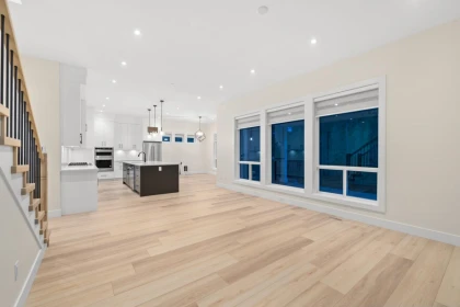 Kitchen Island Photo of 4 35133 Christina Place, Abbotsford, BC