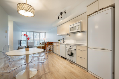 1907 788 Hamilton Street, Vancouver, BC