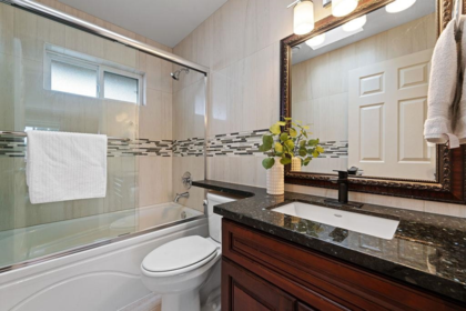 Entry Foyer Photo of 9200 Saunders Road, Richmond, BC