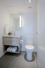 Primary Bathroom Photo of 1211 988 Quayside Drive, New Westminster, BC