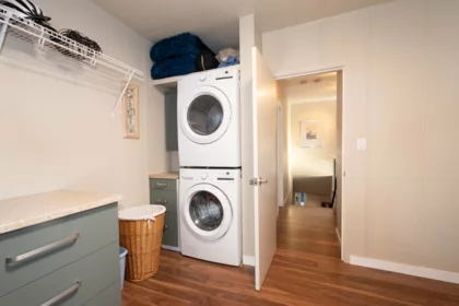 Mudroom Photo of 2341 Panorama Drive, North Vancouver, BC