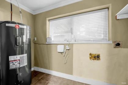Entry Foyer Photo of 14136 59a Avenue, Surrey, BC