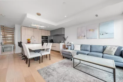 138 W Woodstock Avenue, Vancouver, BC, Cambie — 3 bed townhouse for sale