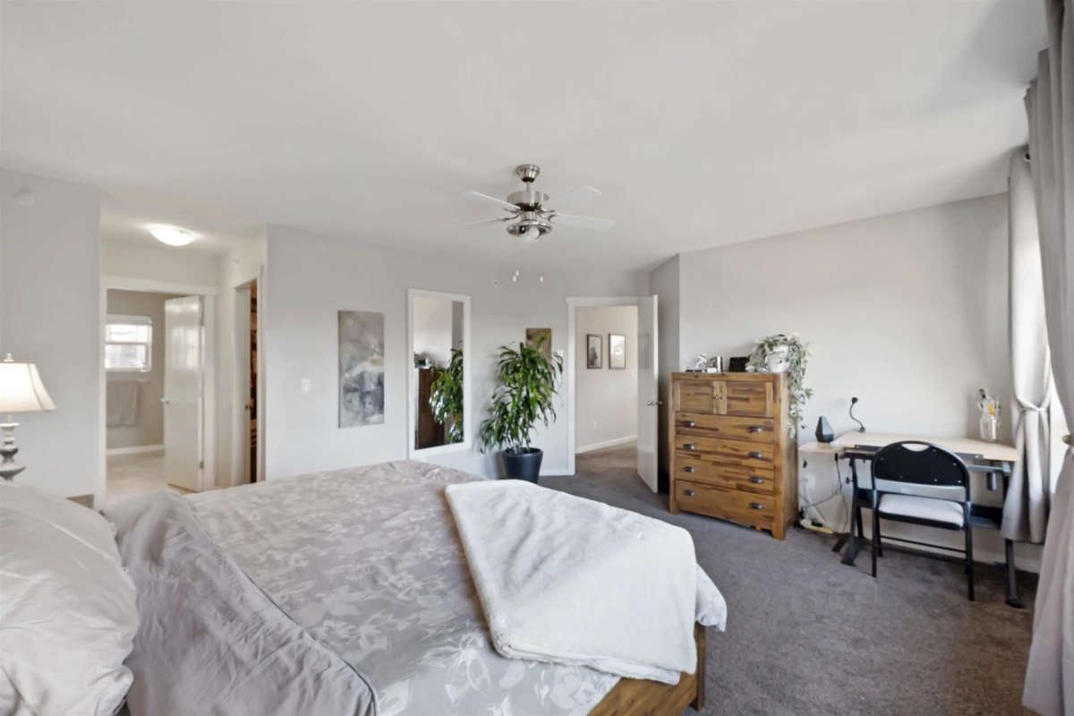 Guest Bathroom Photo of 10750 Beecham Place, Maple Ridge, BC