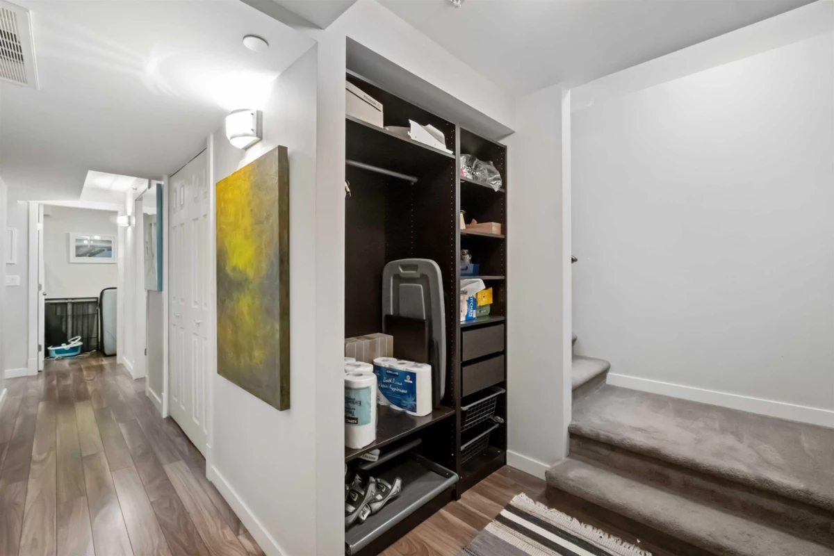 Mudroom Photo of 10750 Beecham Place, Maple Ridge, BC