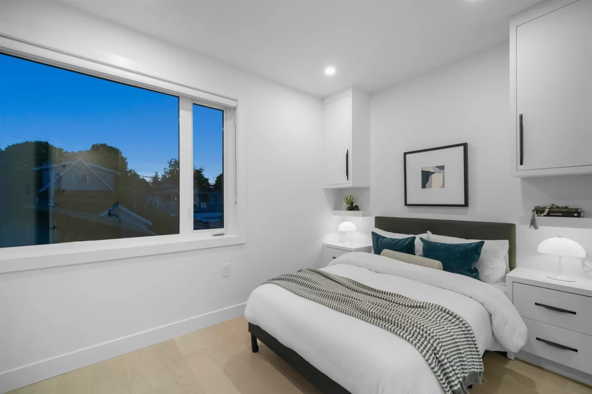 Breakfast Nook Photo of 2 5033 Prince Albert Street, Vancouver, BC