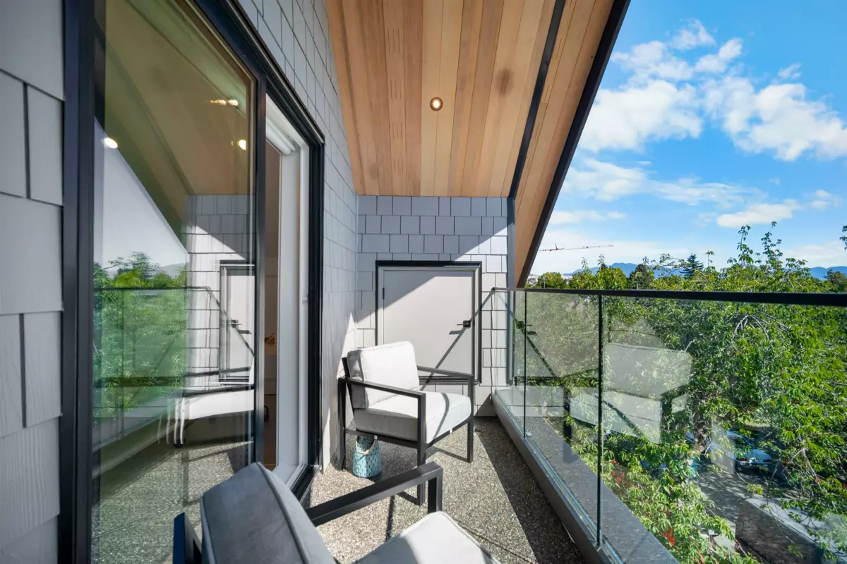 Walk-In Closet Photo of 2 5033 Prince Albert Street, Vancouver, BC